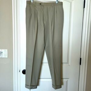 100% Wool Dress Pant. SIZE 34 x 32